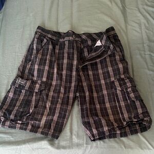 Wrangler Black and Gray Cargo Shorts